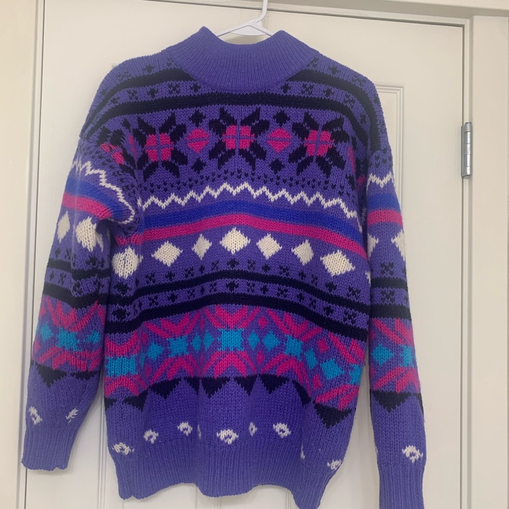 Super cute Sweater
